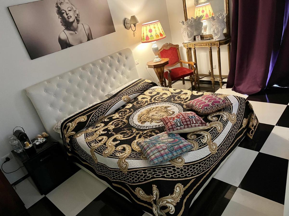 B&B Dell'Orologio อัคควาวิวา เดลเล ฟอนติ ภายนอก รูปภาพ
